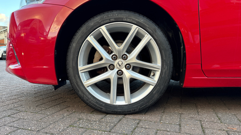 Lexus CT 200h 1.8 Advance 5dr CVT Auto Hybrid Hatchback